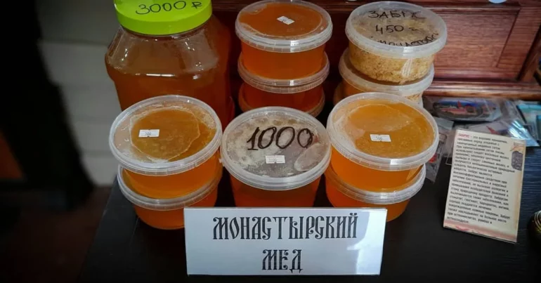 Монастырский мед в медовый спас