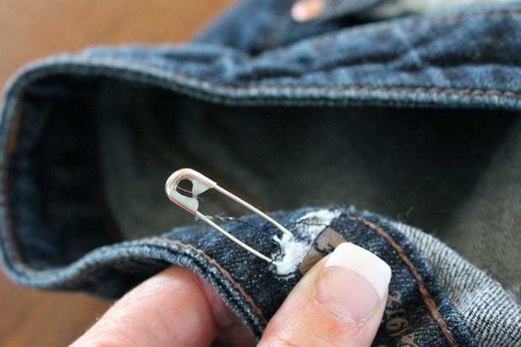 как ушить джинсы в поясе